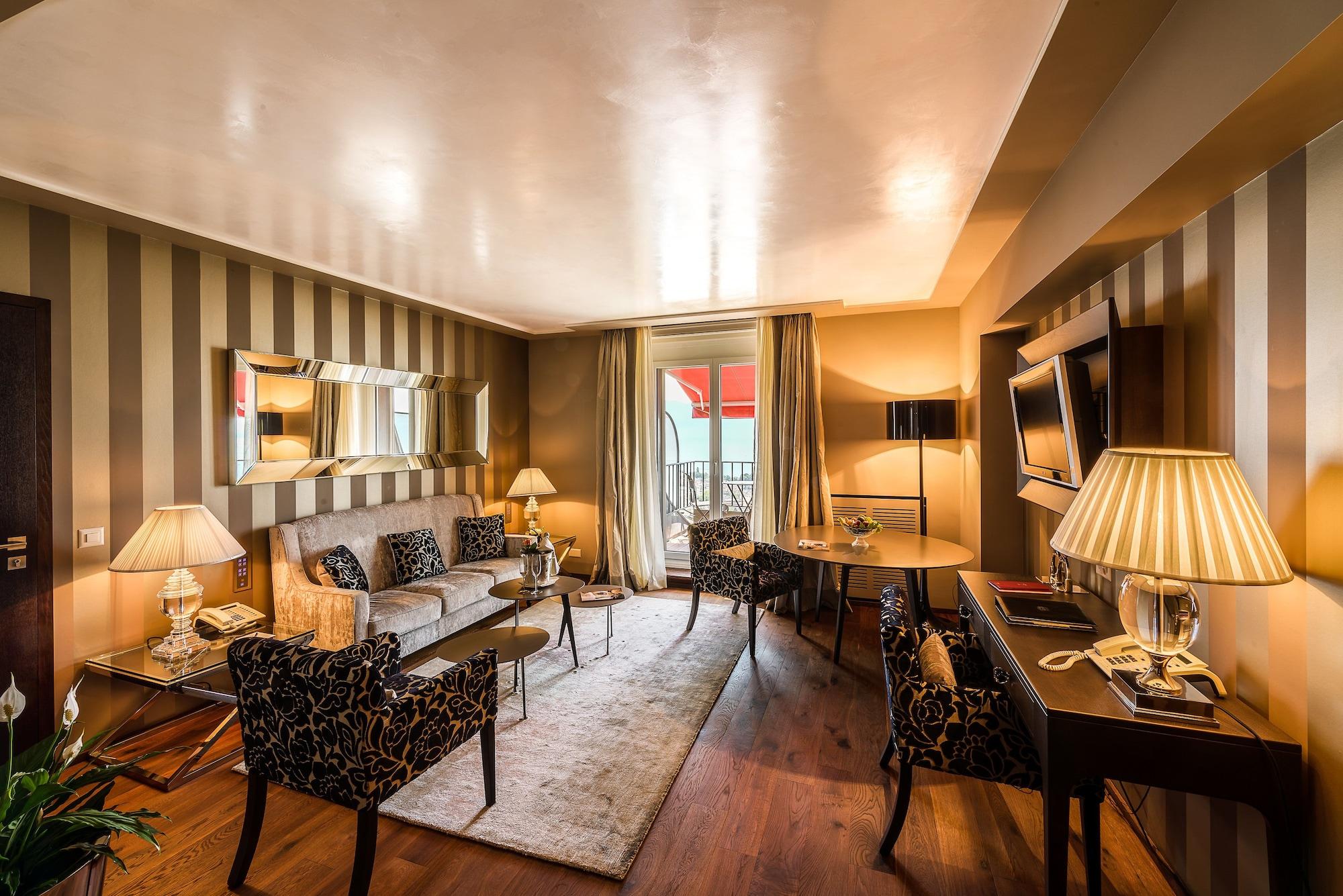 Lausanne Palace Экстерьер фото Suite