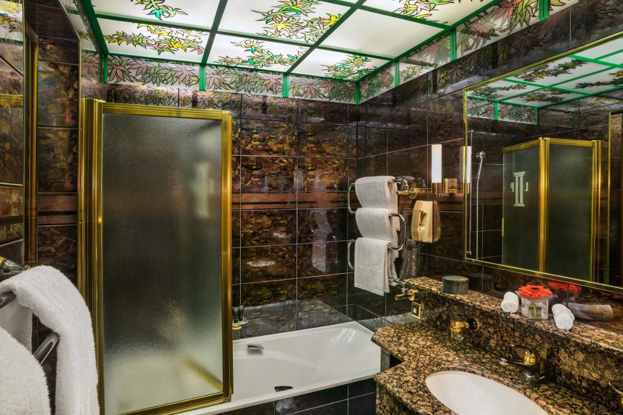 Lausanne Palace Экстерьер фото Bathroom