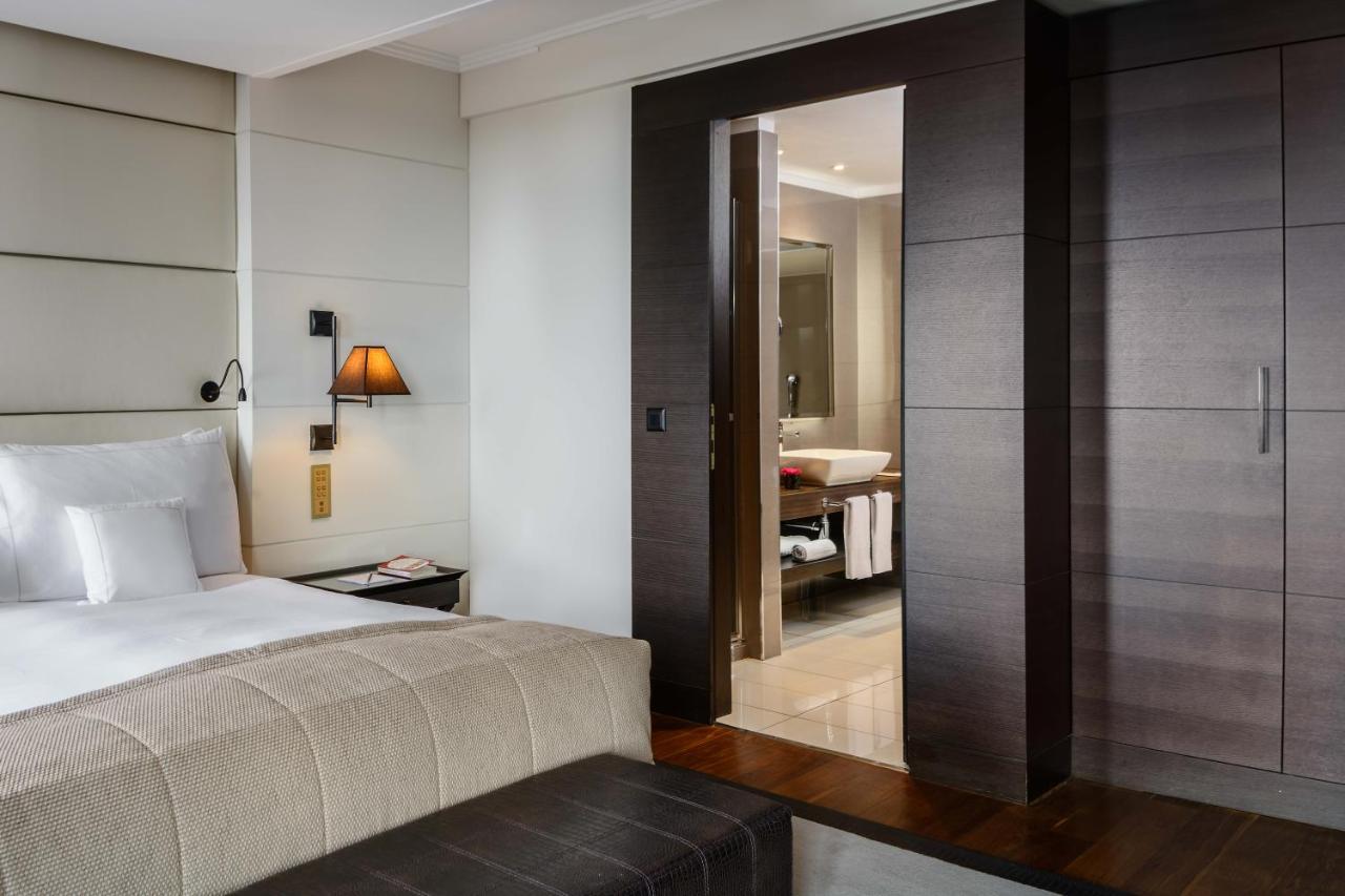 Lausanne Palace Экстерьер фото A room at the Mandarin Oriental, London