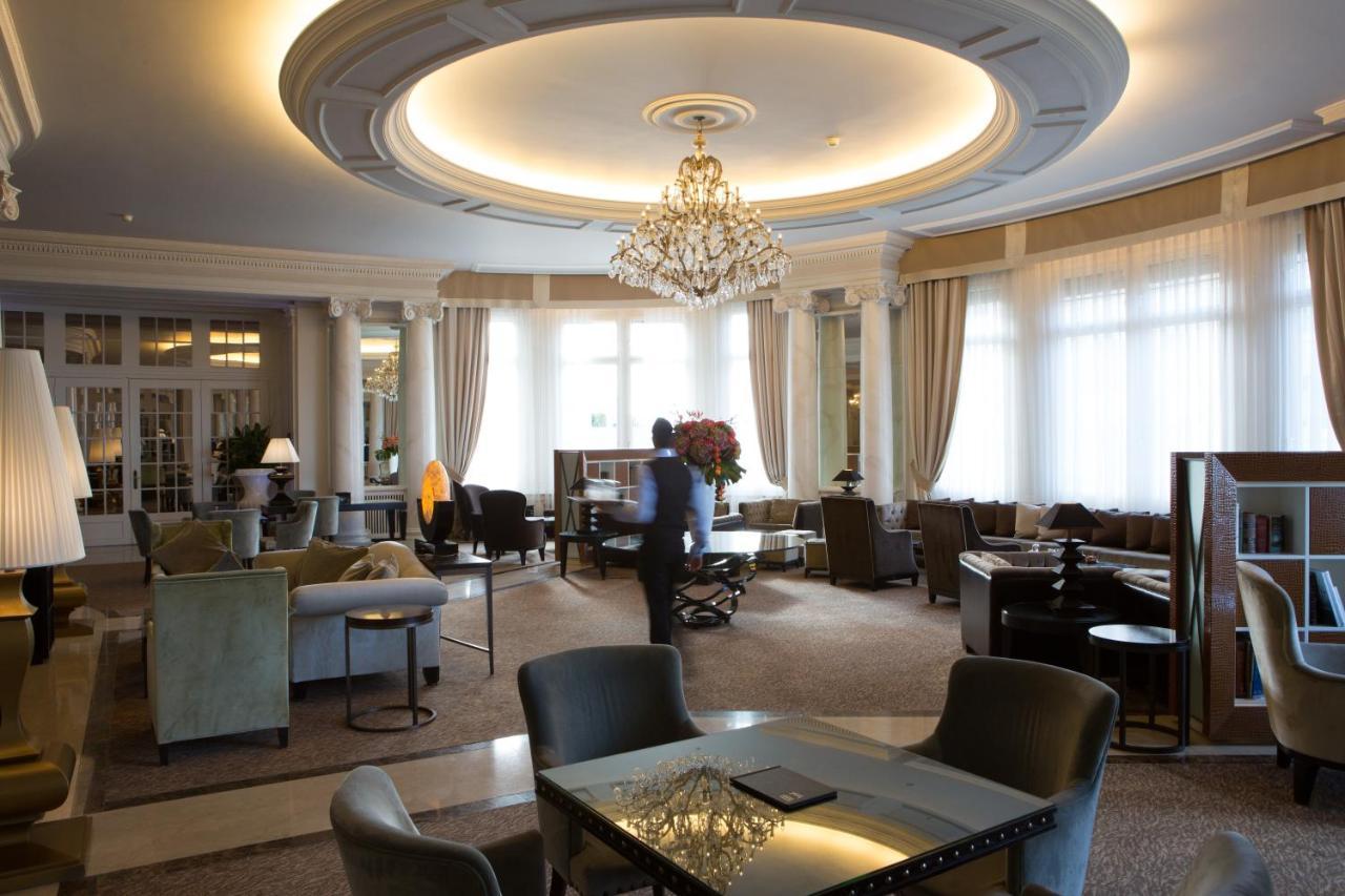 Lausanne Palace Экстерьер фото The lobby of the hotel