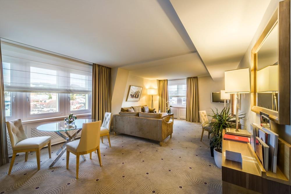 Lausanne Palace Экстерьер фото Suite