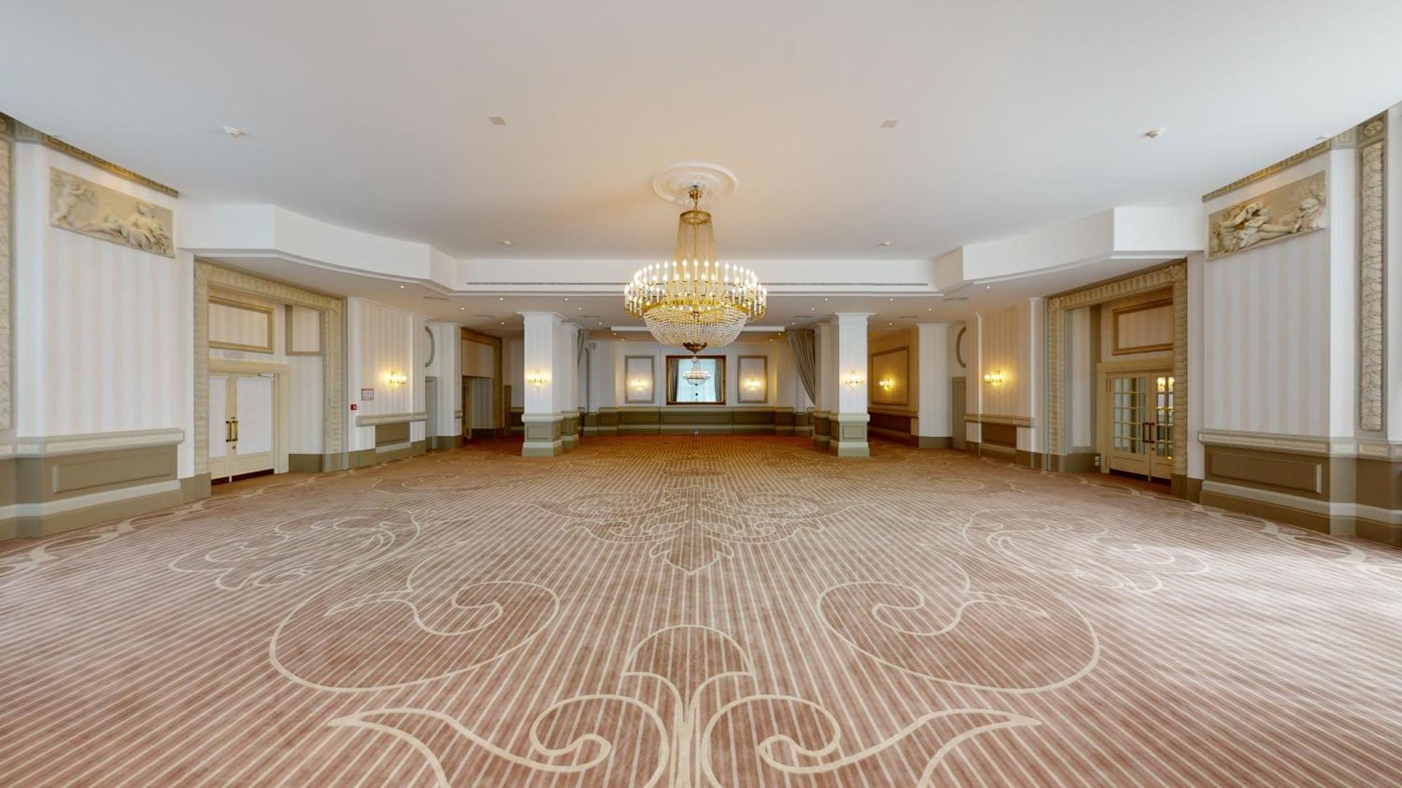 Lausanne Palace Экстерьер фото The ballroom