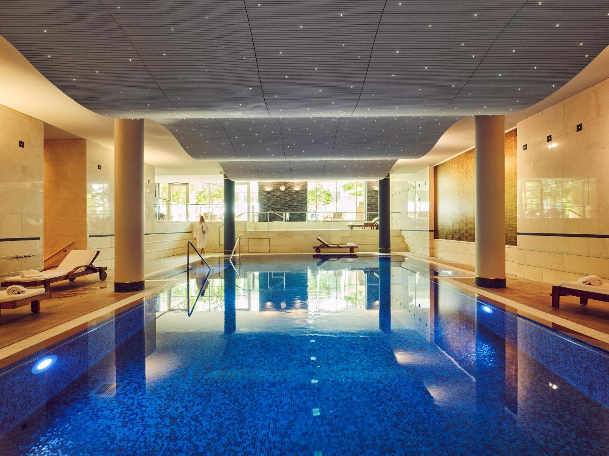Lausanne Palace Экстерьер фото The spa at the Hotel de la Paix